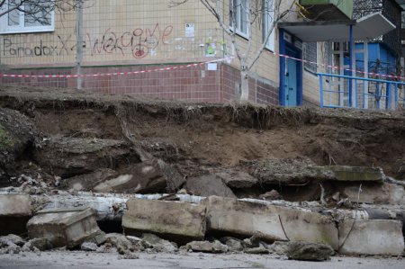 В Никополе жилые дома под угрозой (фото)