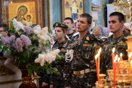 В Никополь доставили Благодатный огонь