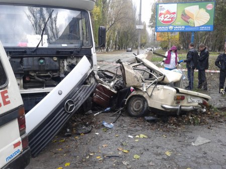 Смертельное ДТП в Никополе. Двое пострадавших